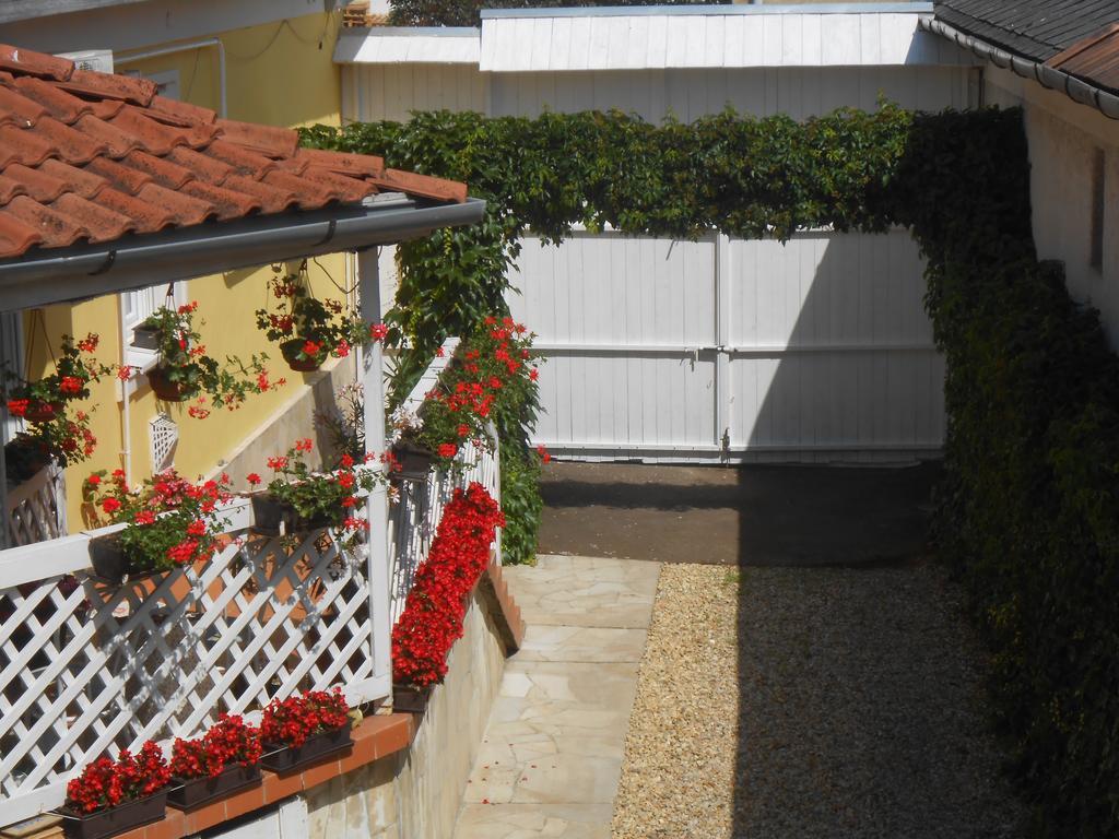 Castello Vendég és Apartmanház Eger Exterior foto